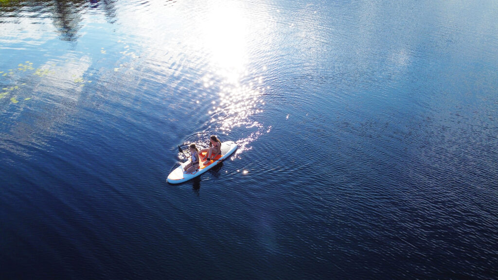 Kanot, SUP, bad eller fiske. Järnboåsbygdens många sjöar passar till många olika aktiviteter.