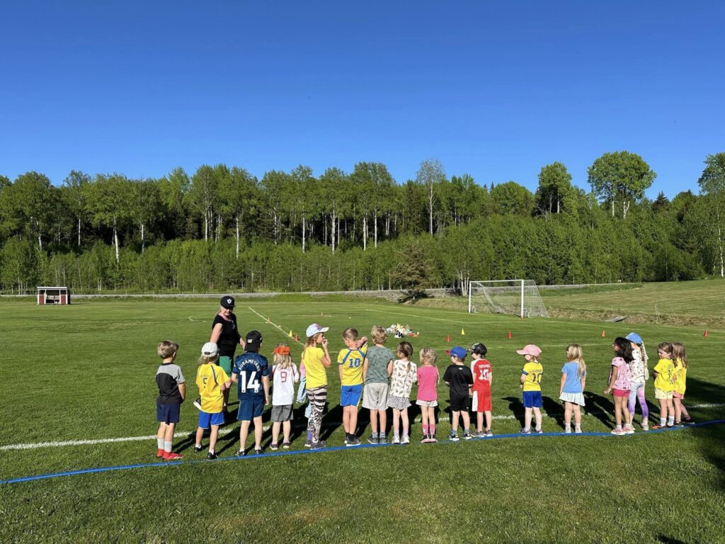 Fotbollskul för barn i Järnboås