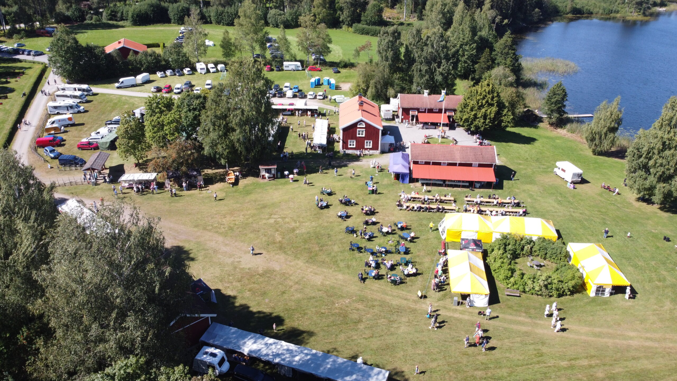 Drönarfoto på Finnsjöstrand Larsmäss